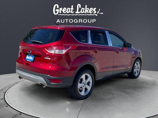 Ruby Red Metallic Tinted Clearcoat 2015 Ford Escape SE