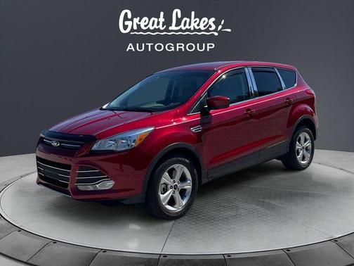 Ruby Red Metallic Tinted Clearcoat 2015 Ford Escape SE