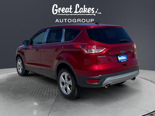 Ruby Red Metallic Tinted Clearcoat 2015 Ford Escape SE
