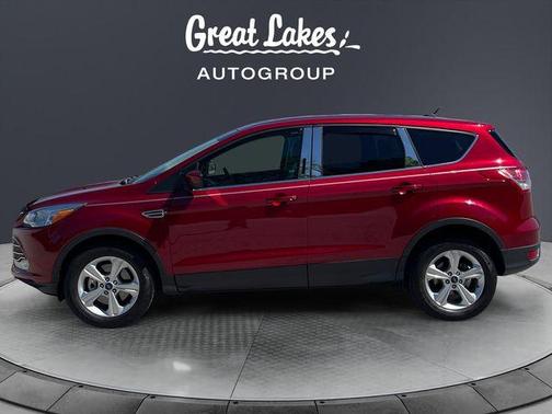 Ruby Red Metallic Tinted Clearcoat 2015 Ford Escape SE