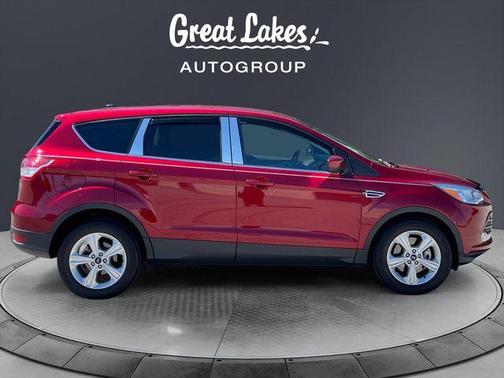 Ruby Red Metallic Tinted Clearcoat 2015 Ford Escape SE