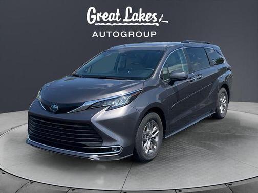 Cement 2023 Toyota Sienna XLE