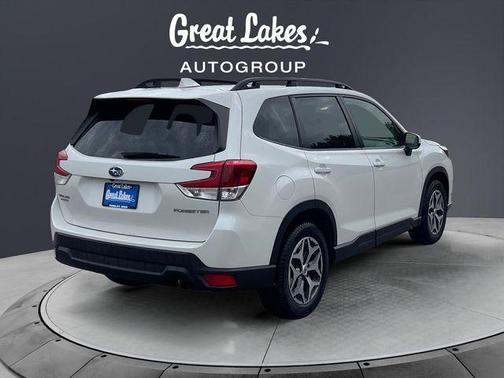 Crystal White Pearl 2023 Subaru Forester Premium
