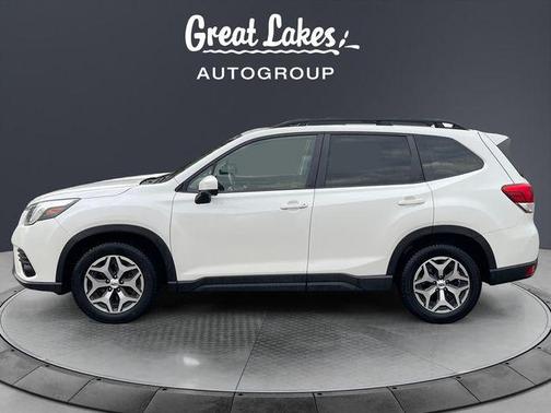 Crystal White Pearl 2023 Subaru Forester Premium