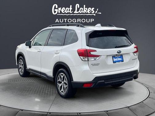 Crystal White Pearl 2023 Subaru Forester Premium