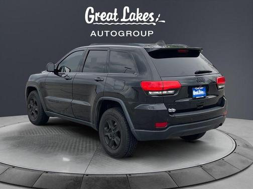 Brilliant Black Crystal Pearlcoat 2016 Jeep Grand Cherokee Laredo
