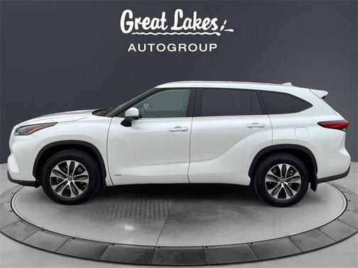 2022 Toyota Highlander Hybrid XLE