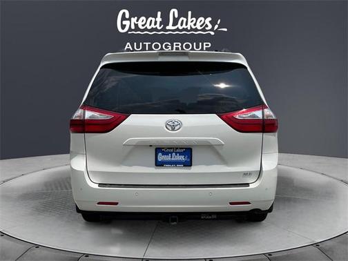 2019 Toyota Sienna Limited Premium