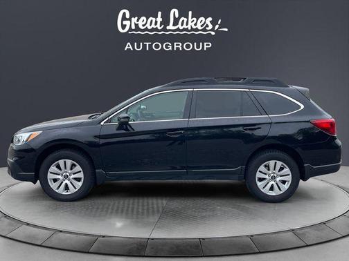 Crystal Black Silica 2017 Subaru Outback 2.5i Premium