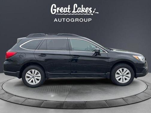 Crystal Black Silica 2017 Subaru Outback 2.5i Premium