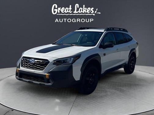Crystal White Pearl 2022 Subaru Outback Wilderness