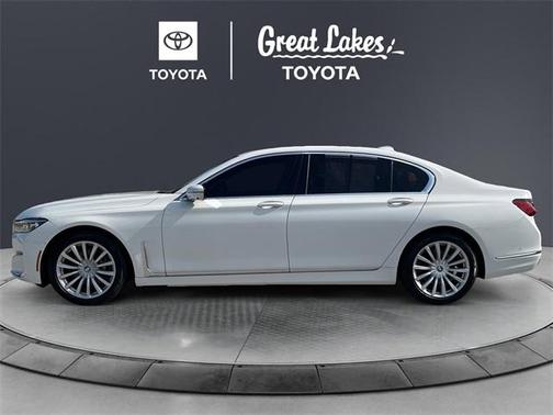 2022 BMW 740 i xDrive