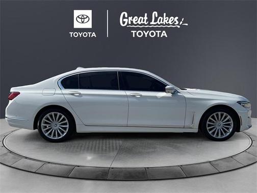 2022 BMW 740 i xDrive