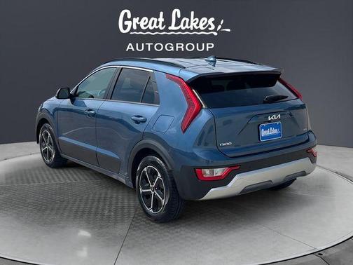 Mineral Blue 2024 Kia Niro EX