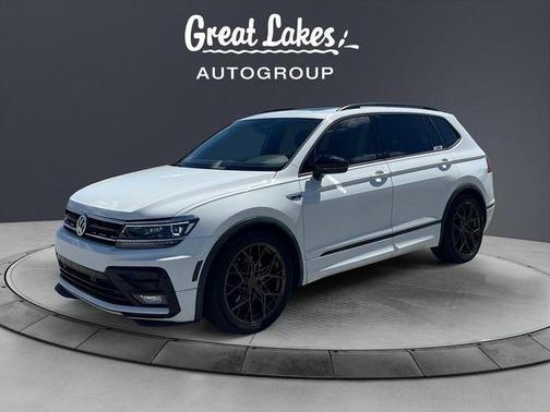 Pure White 2021 Volkswagen Tiguan 2.0T SE R-Line Black