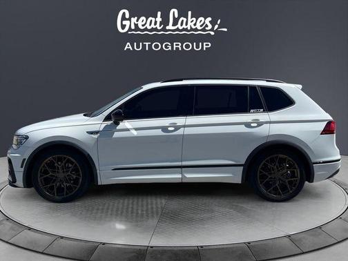 Pure White 2021 Volkswagen Tiguan 2.0T SE R-Line Black