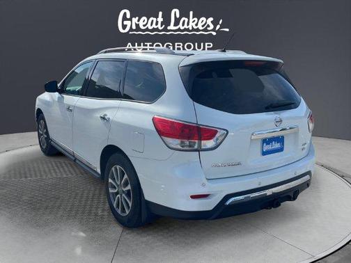 Pearl White 2016 Nissan Pathfinder SL