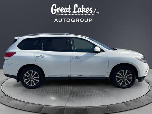 Pearl White 2016 Nissan Pathfinder SL