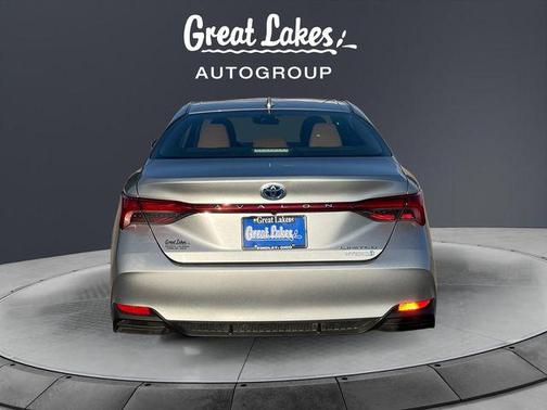 2019 Toyota Avalon Hybrid 