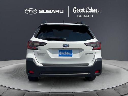 Crystal White Pearl 2025 Subaru Outback Premium