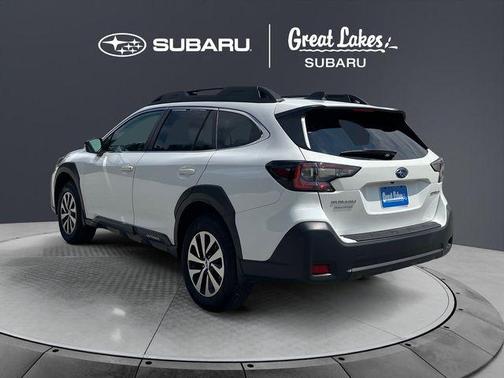 Crystal White Pearl 2025 Subaru Outback Premium