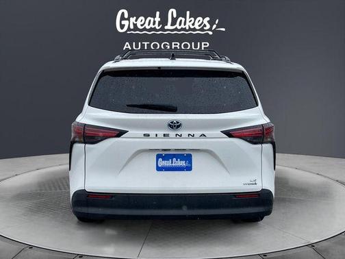 Super White 2021 Toyota Sienna LE