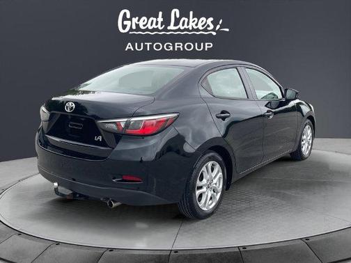 Stealth 2017 Toyota Yaris iA Base