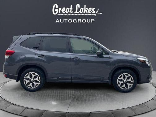 Magnetite Gray Metallic 2024 Subaru Forester Premium