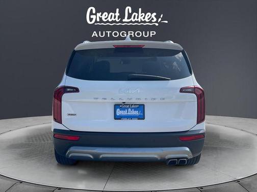 Glacial White Pearl 2022 Kia Telluride S
