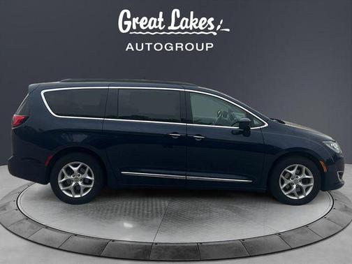 Jazz Blue Pearlcoat 2017 Chrysler Pacifica Touring-L