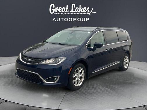 Jazz Blue Pearlcoat 2017 Chrysler Pacifica Touring-L