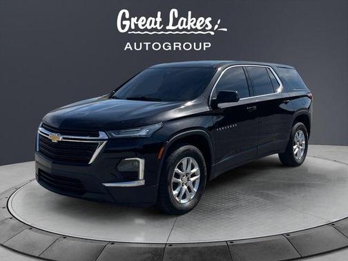 Mosaic Black Metallic 2022 Chevrolet Traverse LS