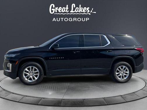 Mosaic Black Metallic 2022 Chevrolet Traverse LS