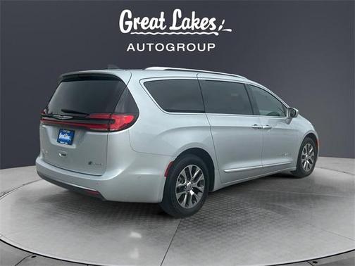 2023 Chrysler Pacifica Hybrid Pinnacle