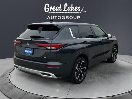 2024 Mitsubishi Outlander SE