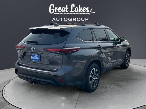 2024 Toyota Highlander Hybrid XLE