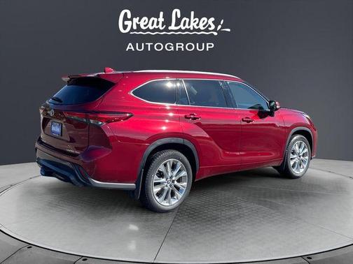 Pearl 2023 Toyota Highlander Limited