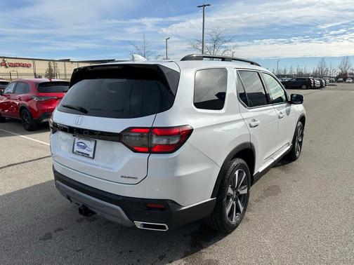 2025 Honda Pilot Touring