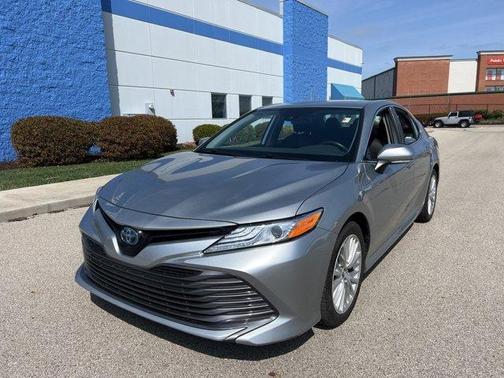 2020 Toyota Camry Hybrid XLE