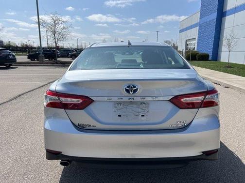 2020 Toyota Camry Hybrid XLE