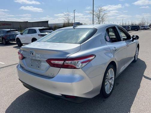 2020 Toyota Camry Hybrid XLE