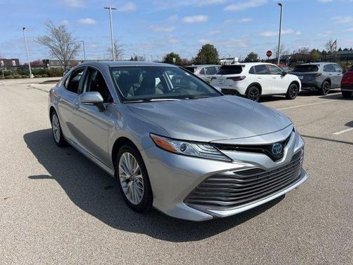 2020 Toyota Camry Hybrid XLE