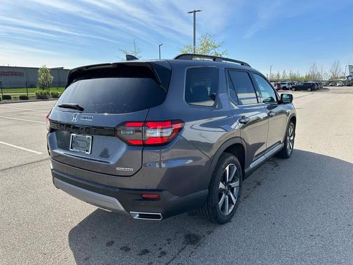 2025 Honda Pilot Touring