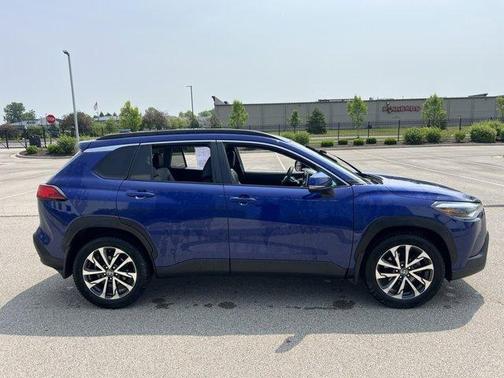 2022 Toyota Corolla Cross XLE