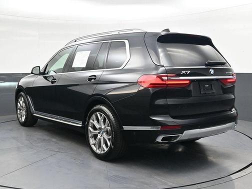 Black Sapphire Metallic 2021 BMW X7 xDrive40i