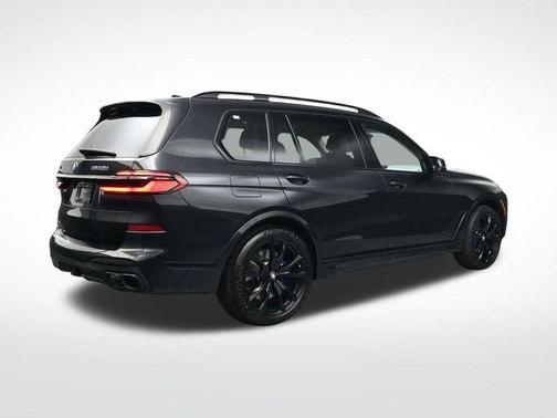 2024 BMW X7 M60i
