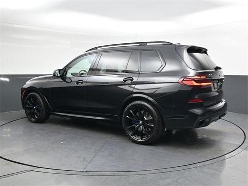 2024 BMW X7 M60i