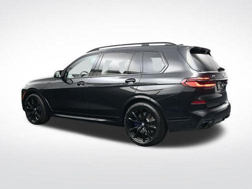 2024 BMW X7 M60i