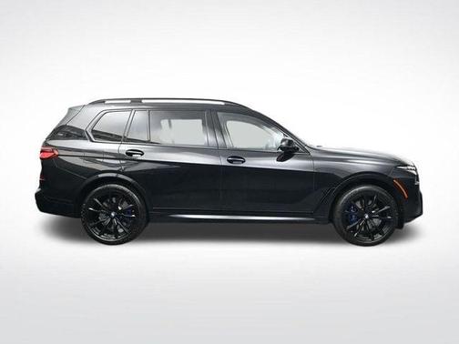 2024 BMW X7 M60i