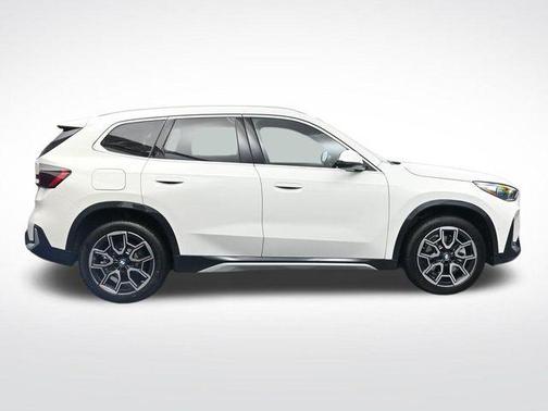 Alpine White 2026 BMW X1 xDrive28i